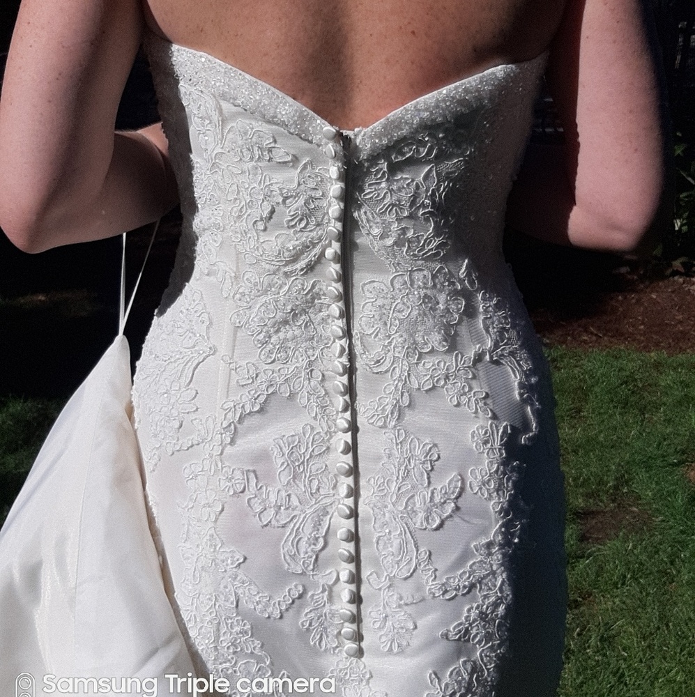 Demetrios Wedding Dress Size 8 - Picture 3 of 8